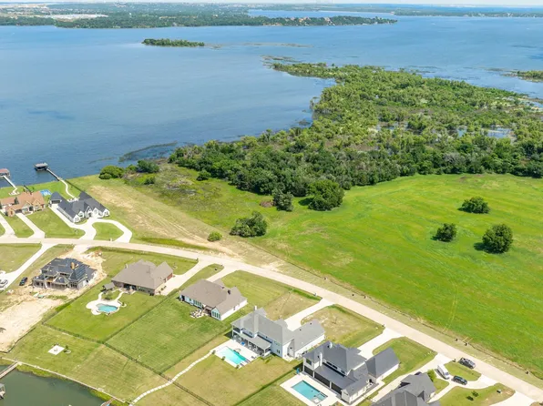 1800 Laguna Bay S, Azle, TX 76020