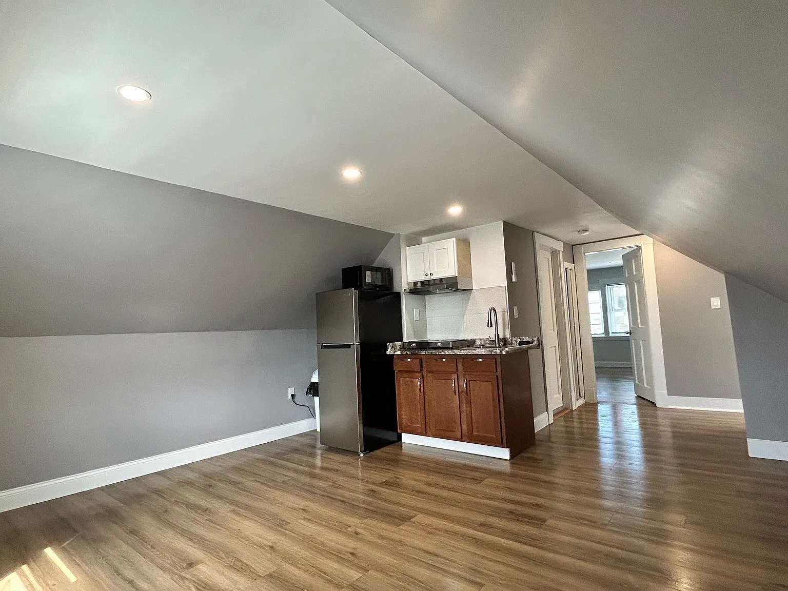 1 bed, $1,800 — Photo 2