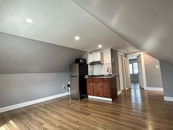 2nd image of 15 Moore St #3