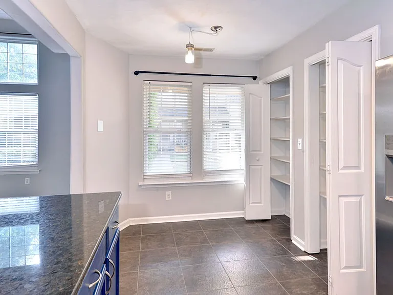 112 Post Oak Rd — Photo 13