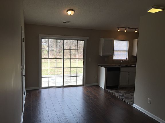 5th image of 1800 Bellwick Dr