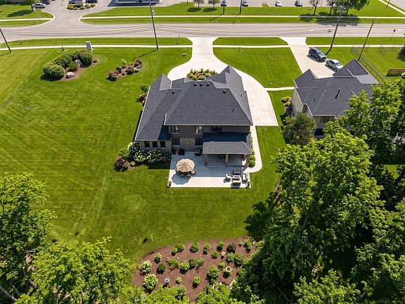 3rd image of 1055 Avon Rd