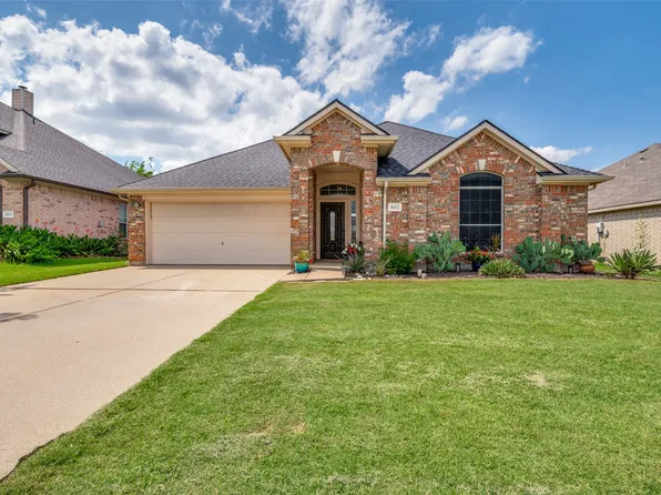 902 Cutting Horse Dr, Mansfield, TX 76063