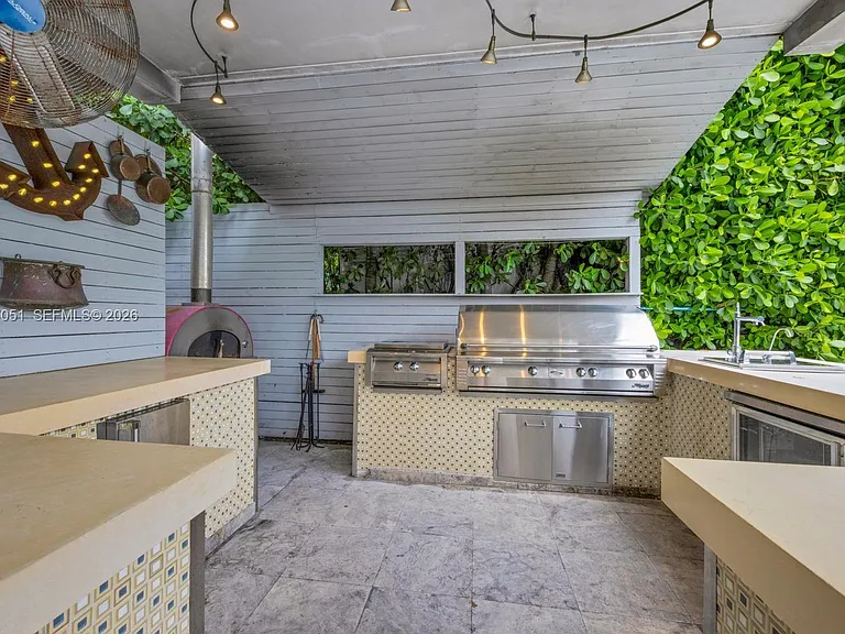 1076 NE Little River Dr — Photo 29