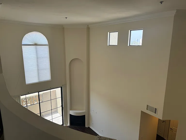 540 N Rossmore Ave #408 — Photo 19