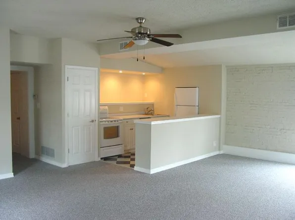 152 S Madison Ave APT B, Greenwood, IN 46142