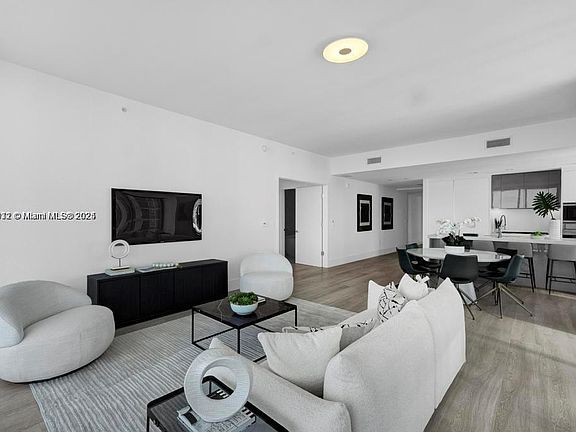 3rd image of 788 NE 23rd St #1402
