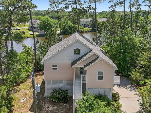 714 Blue Lake Cv, Pass Christian, MS 39571