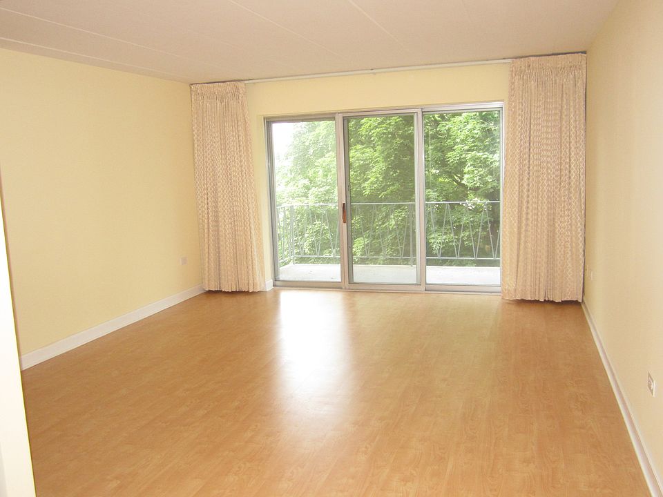 Bright & cheery living room
