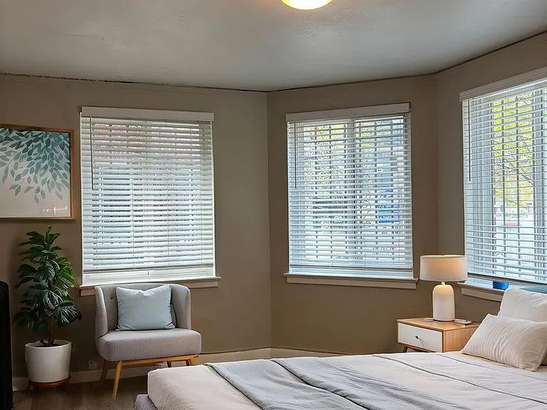 Charlesgate Apartments - Vintage Studios — Photo 20