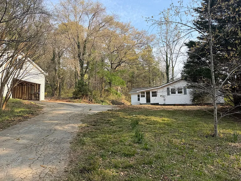 Bells Ferry Rd NE — Photo 15