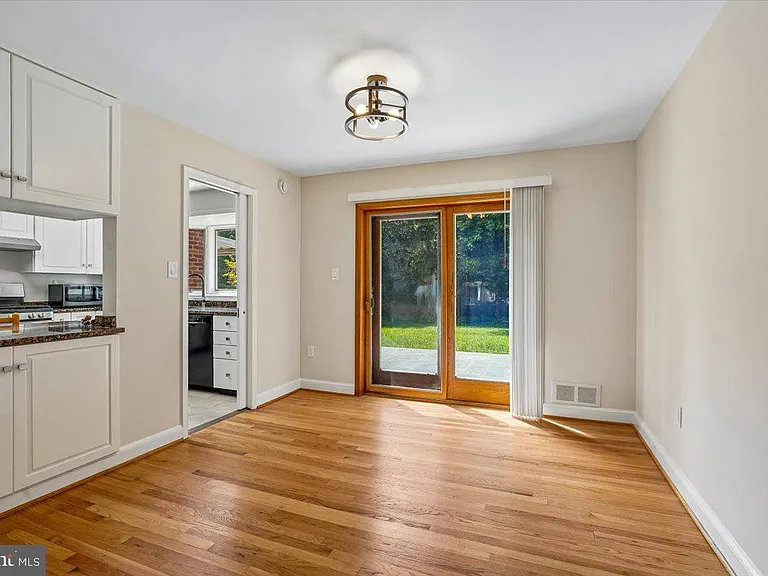 5006 Benton Ave — Photo 9