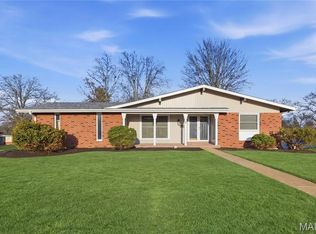 1 Hazelnut Ct, Florissant, MO 63033