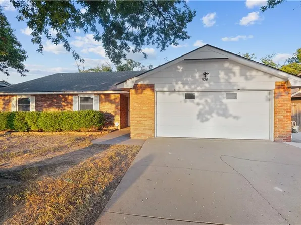 926 Lariat Dr, Bartlesville, OK 74006