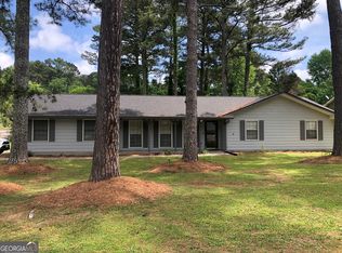 35 Fairfield Dr, Ellenwood, GA
