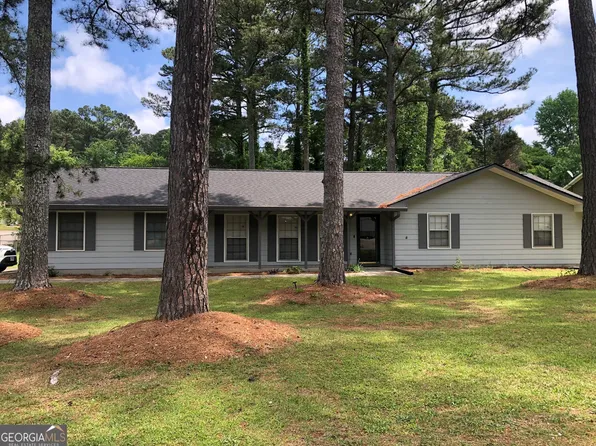 35 Fairfield Dr, Ellenwood, GA 30294