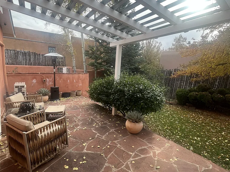 864 E Palace Ave — Photo 14