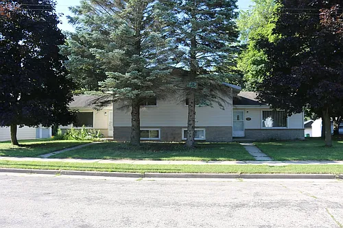539 Pleasant Ave Photo 1