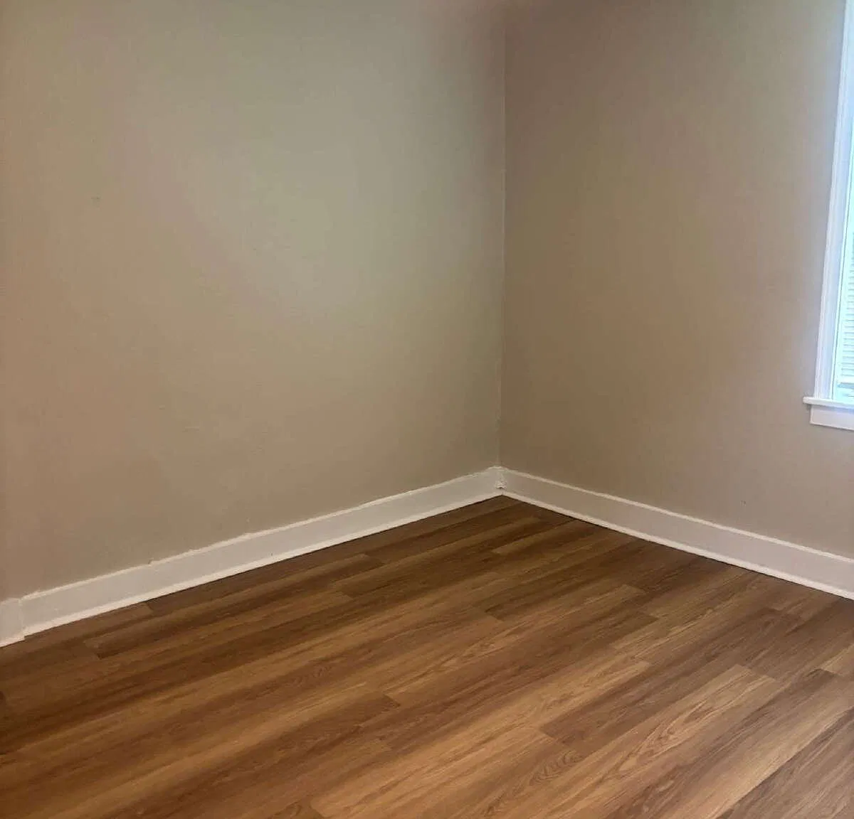 3 bed, 1.0 bath, 1000 sqft, $1,150 — Photo 3