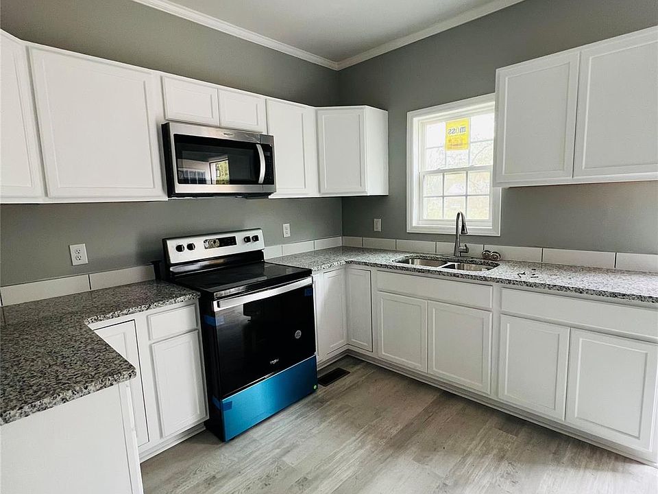 2nd image of 730 Sugar Plum Ln