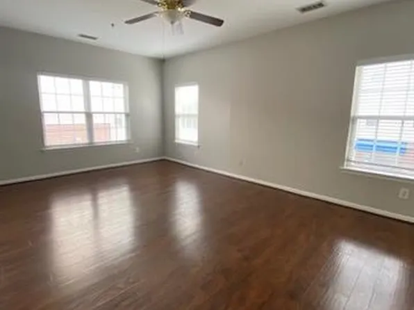 1410 4th Street Dr NW, Hickory, NC 28601