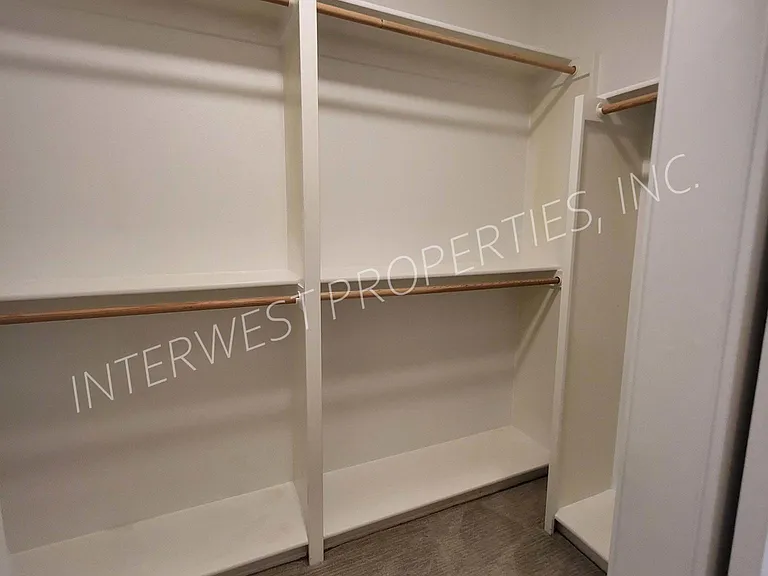 7114 NE 8th Ave — Photo 25