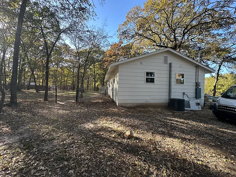 2752 Private Road 2410 — Photo 8