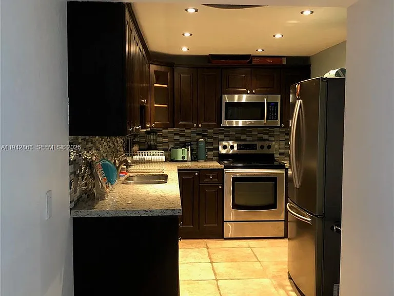 801 S Ocean Dr #1004 — Photo 29