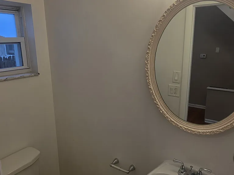 1130 Porter St — Photo 5