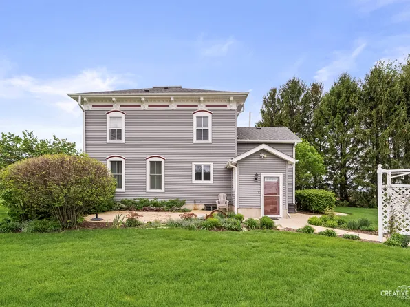 44W698 Scott Rd, Sugar Grove, IL 60554