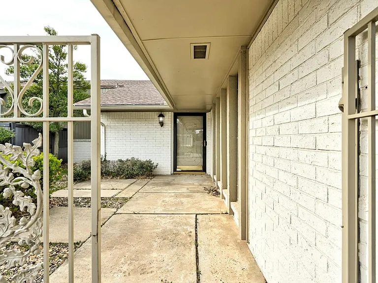 1510 Glenbrook Dr #1510 — Photo 2