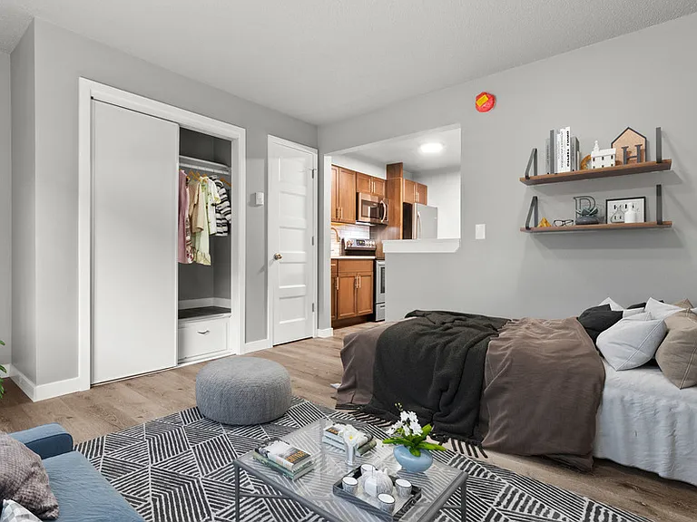 WhiteRock Apartments — Photo 3
