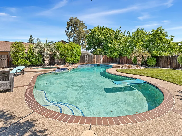1206 Constitution Ct — Photo 9
