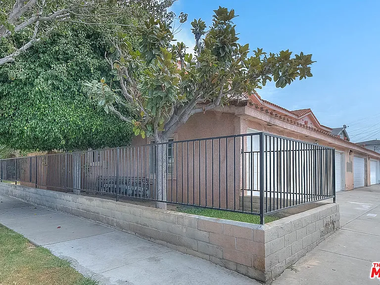 13810 Funston Ave — Photo 24