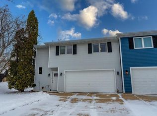 3 Bahr Cir, Madison, WI 53719