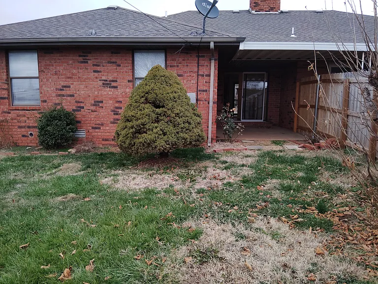 208 W Greenwood St — Photo 9