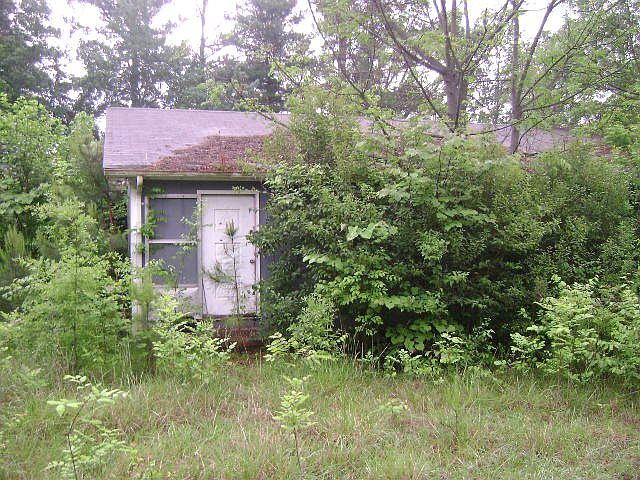 2nd image of 639 Howell Rd