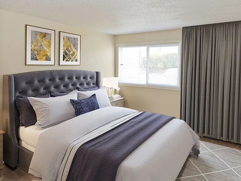 32 Radcliffe Cres SE — Photo 10
