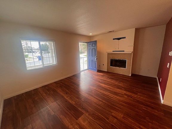 3rd image of 221 Valley Station Cir