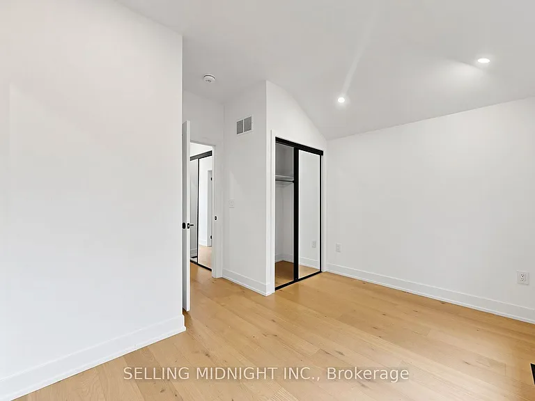 42 Guthrie Ave — Photo 39
