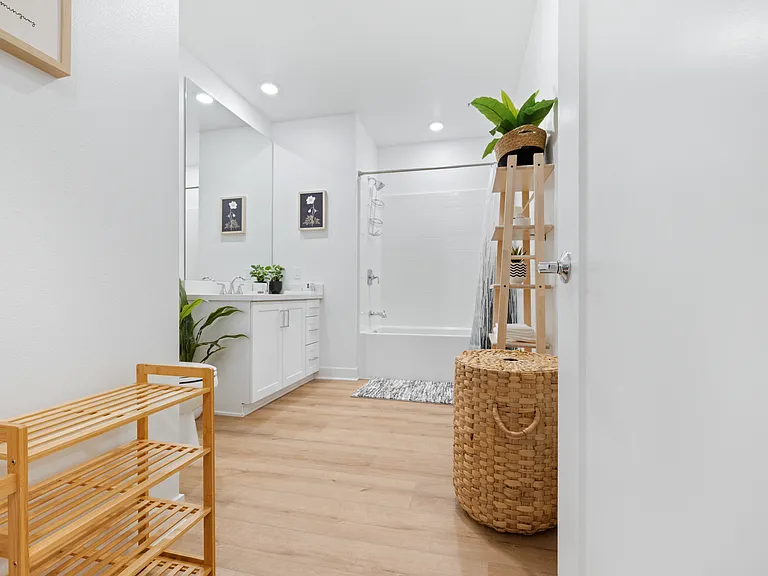 4303 Rivington — Photo 7