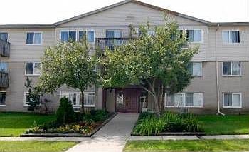 2nd image of 655 Deepwoods Dr APT 1A