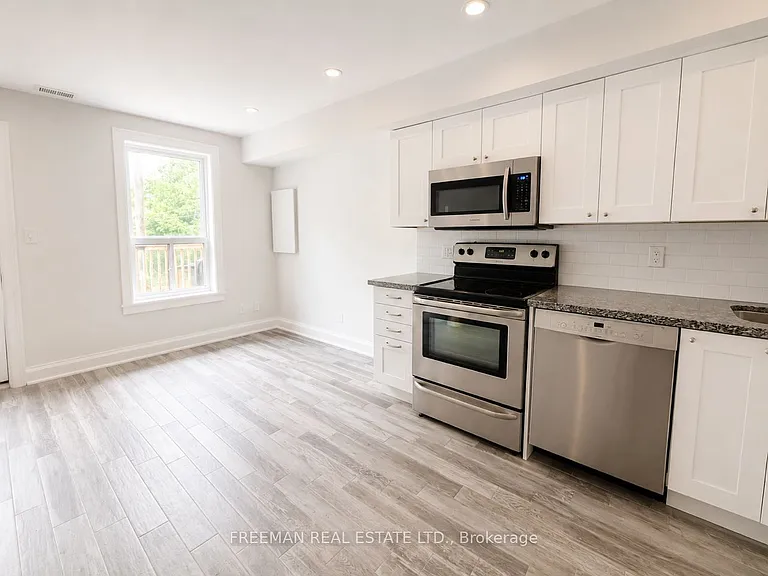 342 Howland Ave #UPPER — Photo 7