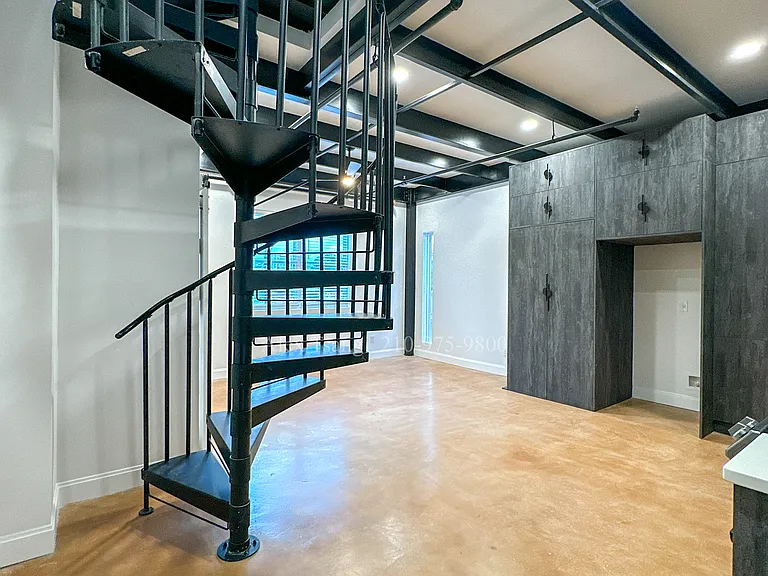 630 Montana St #201 — Photo 3