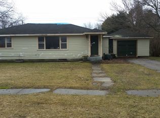 403 W Gilson St, Edmore, MI 48829