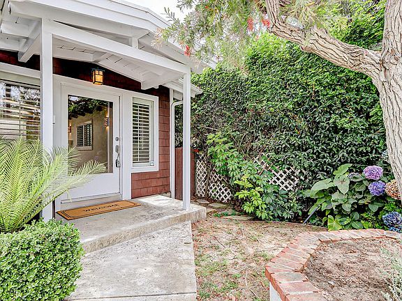 3rd image of 1404 N Poinsettia Ave