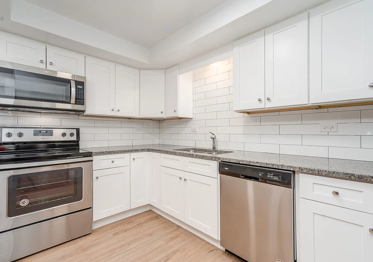 21 S Waiola Apartments — Photo 1