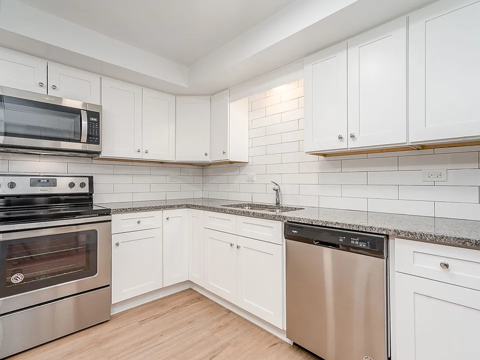 21 S Waiola Apartments