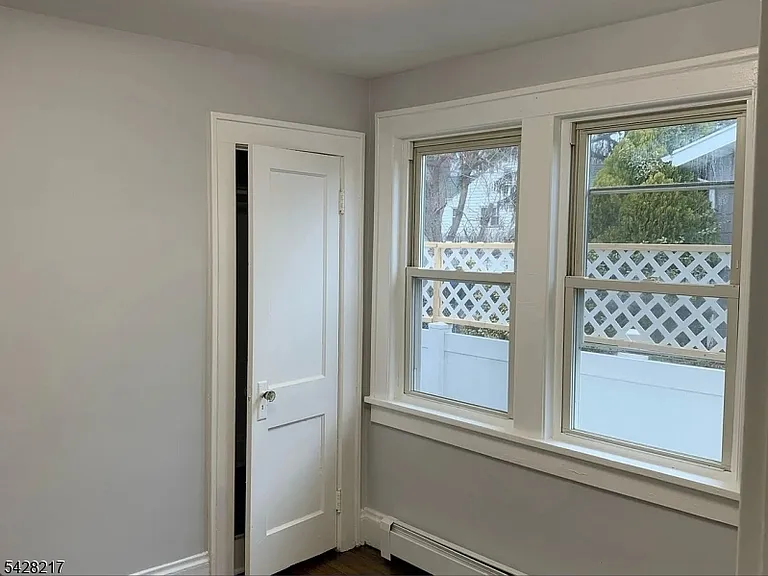2144 Evans St — Photo 14