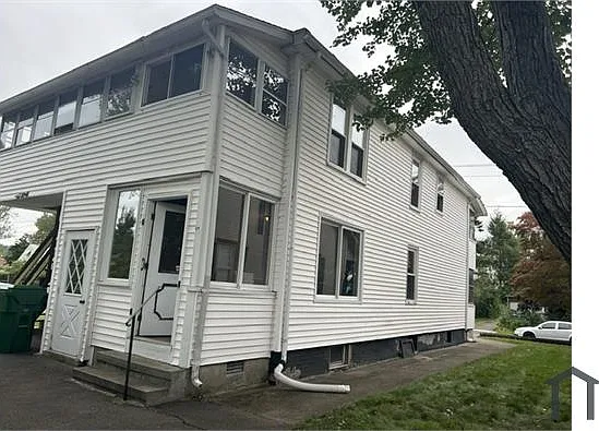 43 Ferry St #2